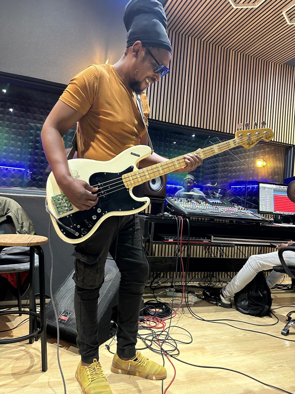 Mdu Bass gallery image 4
